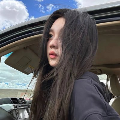 她房间里的云
